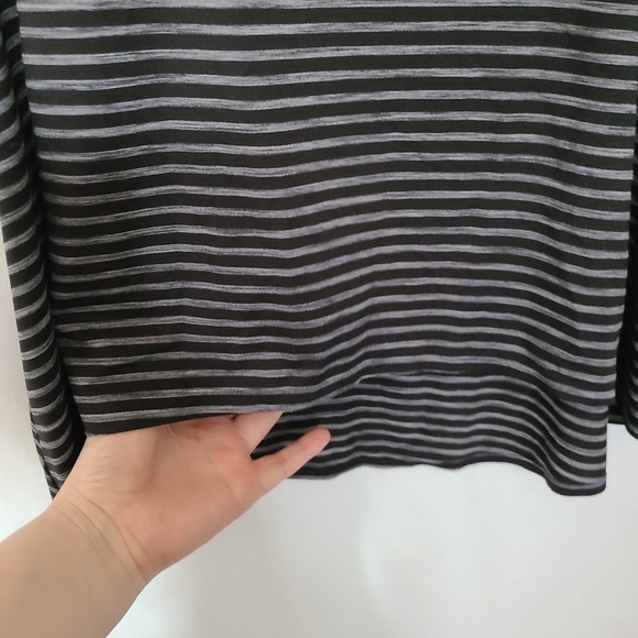 Athleta Cropped Striped Workout Tank Size XSmall - Picture 4 of 9